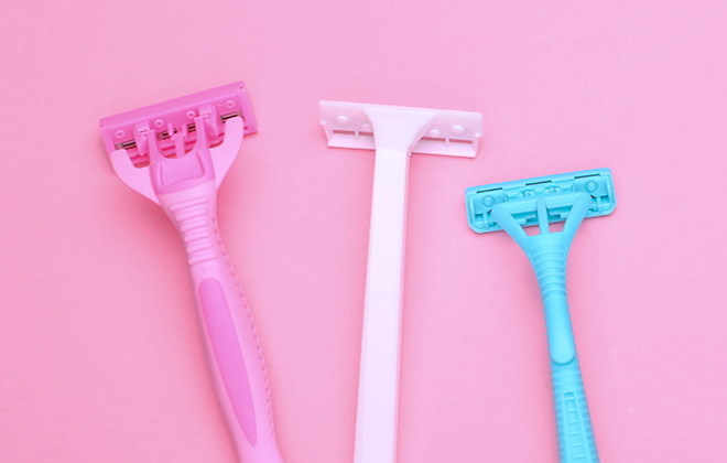 Как победить вросшие волосы: бережное удаление и уход