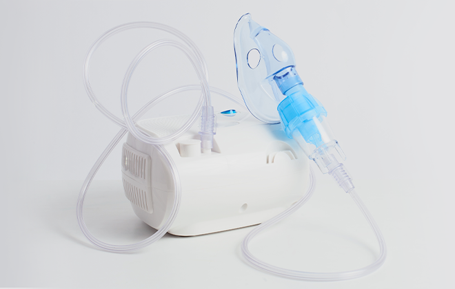 Как правильно делать ингаляции: выбор небулайзера и аптечных растворов, техника выполнения